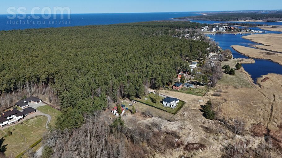 Vikingu 46a, Jūrmala — maja