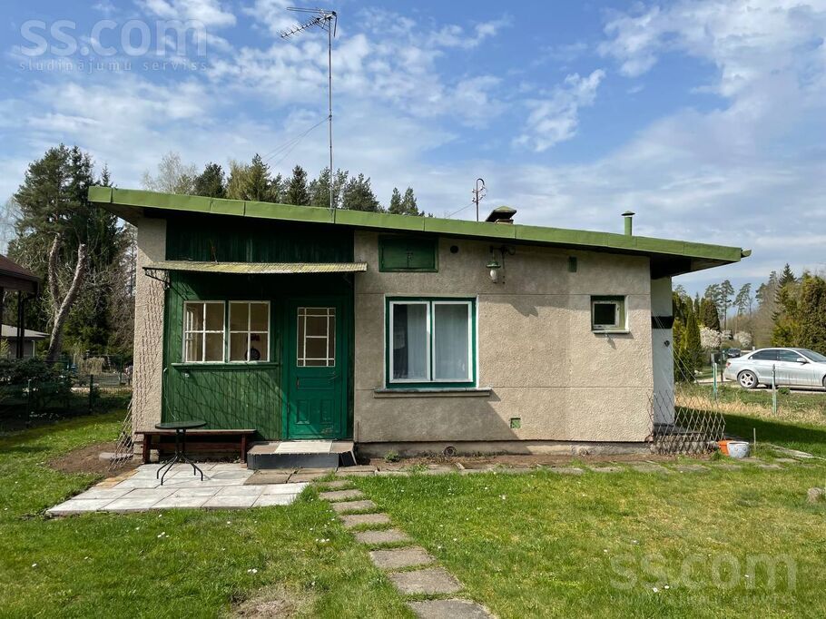 Mežloka iela 13, Bajāri, Rīgas rajons, Ropažu nov. — maja