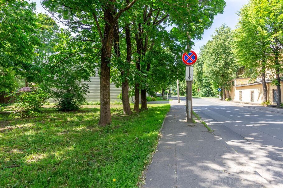 Putnu 1, Rīga — zeme