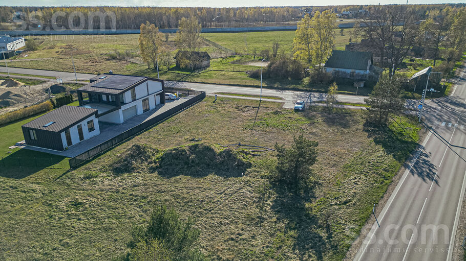 Mākslinieki, Katlakalns, Rīgas rajons, Ķekavas pag. — zeme