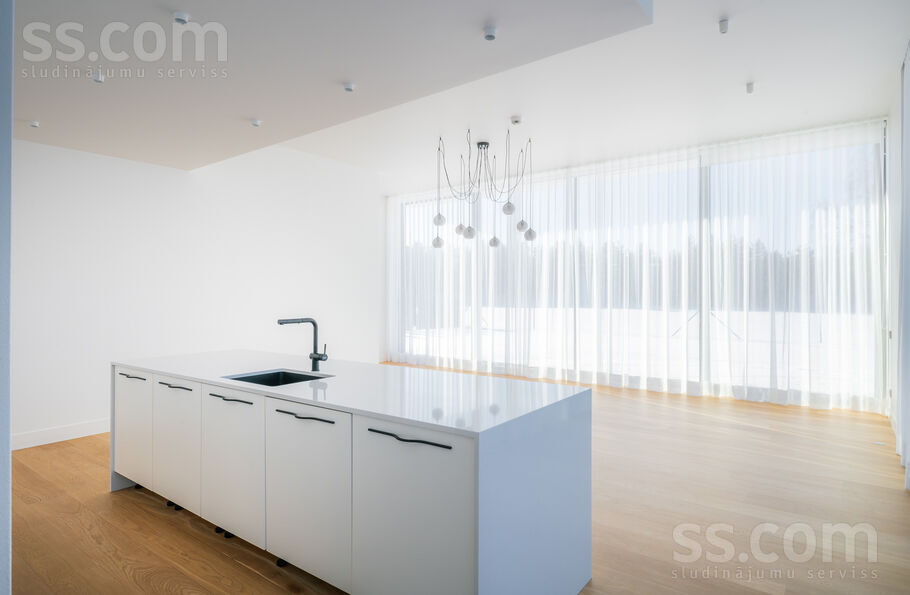 Jaunā Mežaparka 42, Rīga — maja