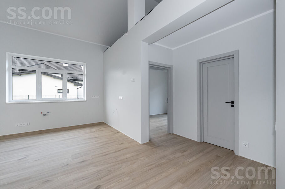 Melleņu iela 14, Ogre un raj., Ogre — maja