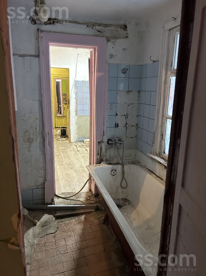 M. Šķērsiela 4, Rīga — maja