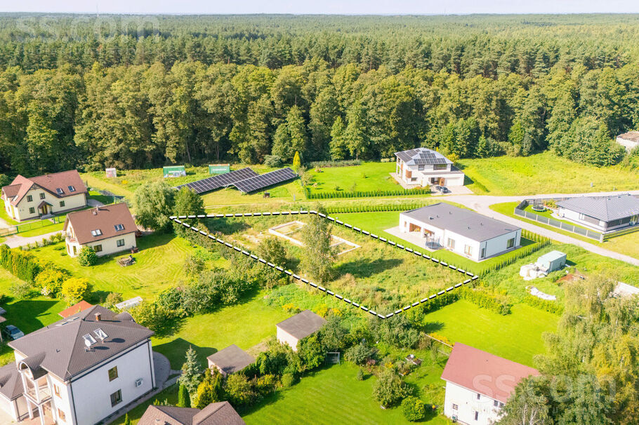 Senlejas 12, Rīga — zeme