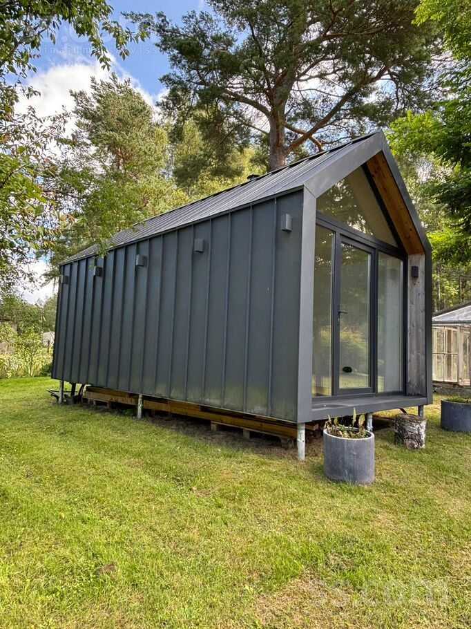 Plūmes/oāzes, Mazirbe, Talsi un raj., Kolkas pag. — maja