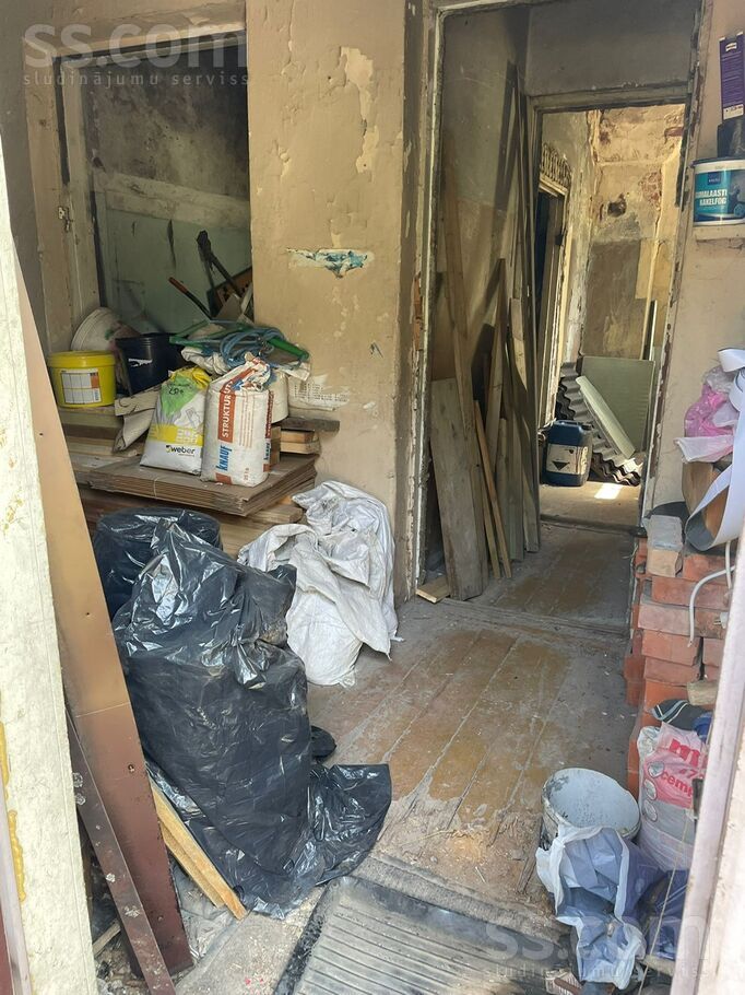 Vecāķu pr. 4, Rīga — maja