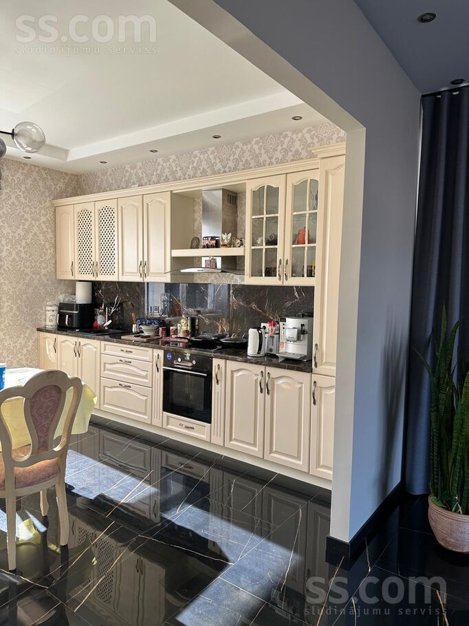 Vecozolu iela 16, Mārupe, Rīgas rajons, Mārupes pag. — maja