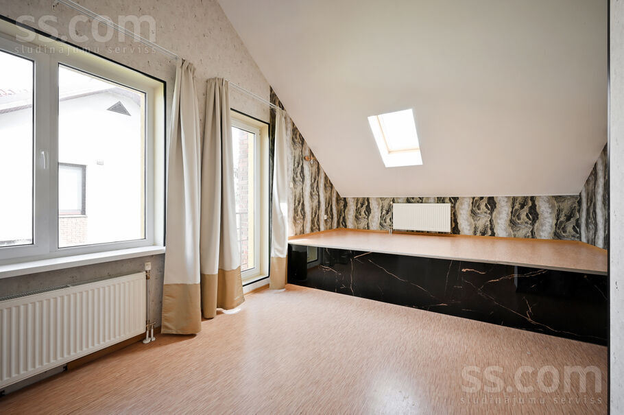 Kalnu iela 25bk-2, Jūrmala — maja