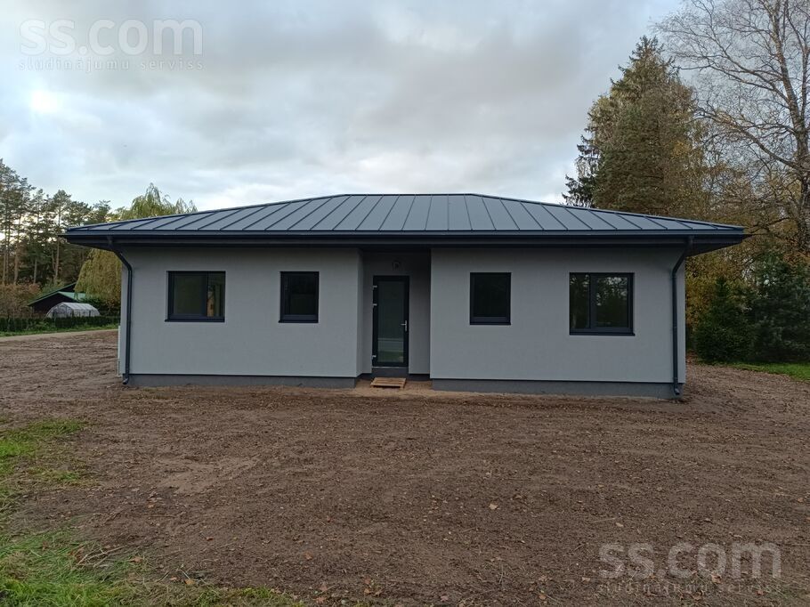 Rembates iela 35a, Ogre un raj., Lielvārde — maja