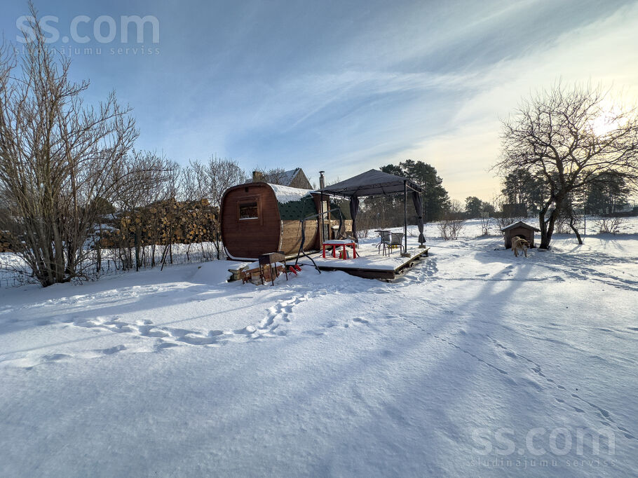 Dzintara iela 11, Engure, Tukums un raj., Engures pag. — maja