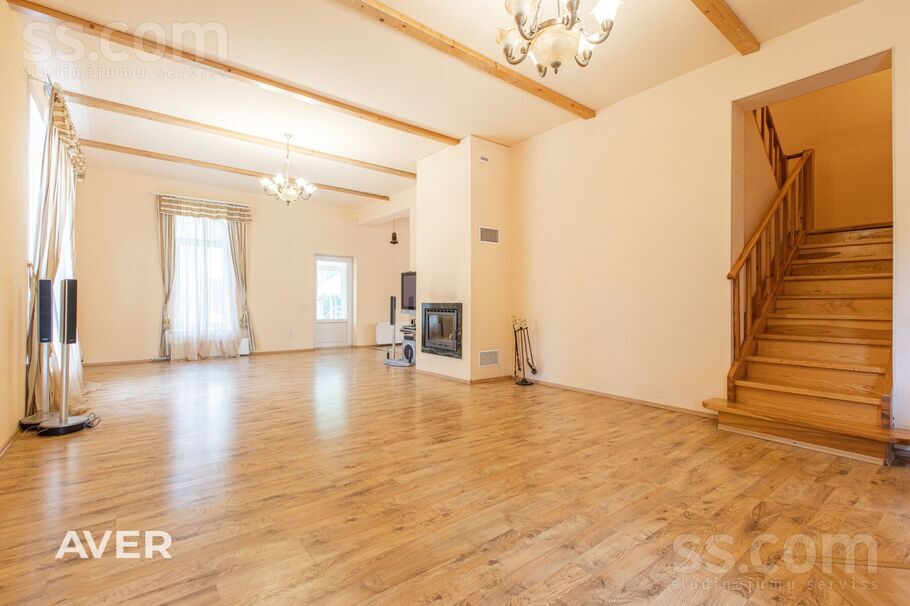 Kuģu iela 15, Jūrmala — maja