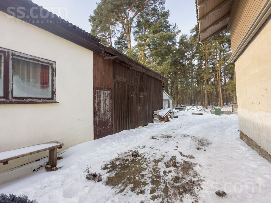 Dzintara iela 11, Engure, Tukums un raj., Engures pag. — maja