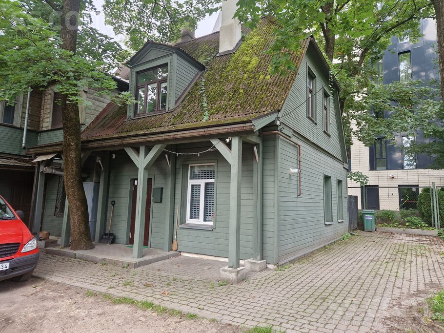 Birznieka-Upīša 15, Rīga — maja