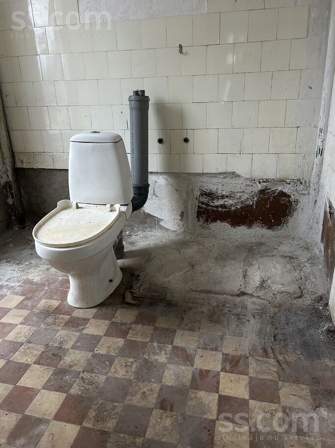 M. Šķērsiela 4, Rīga — maja