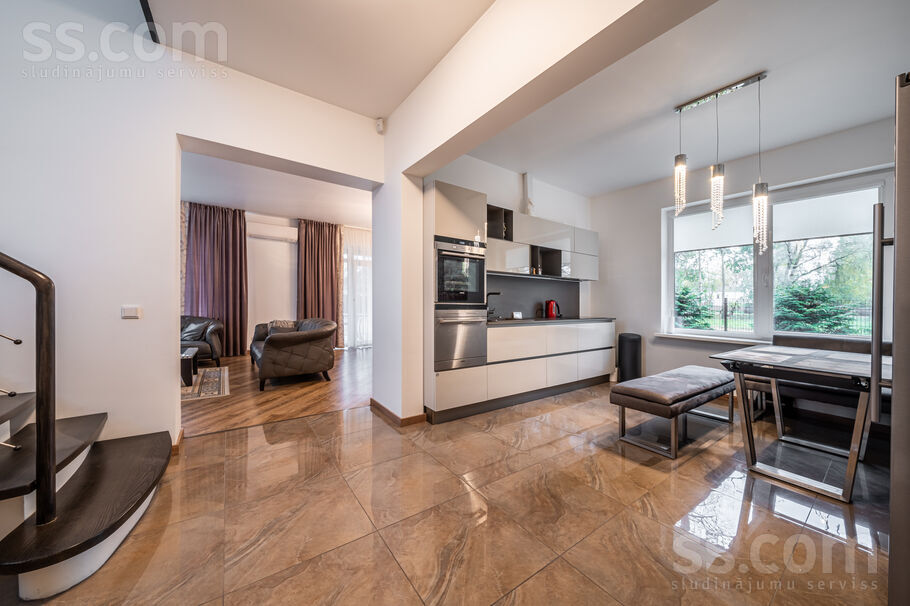 Basu, Rīga — maja