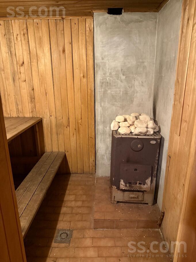 Augstienes, Rīga — maja