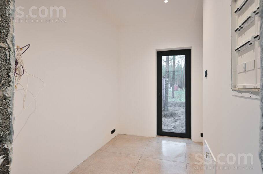 Ričarda 100, Baltezers, Rīgas rajons, Ādažu nov. — maja