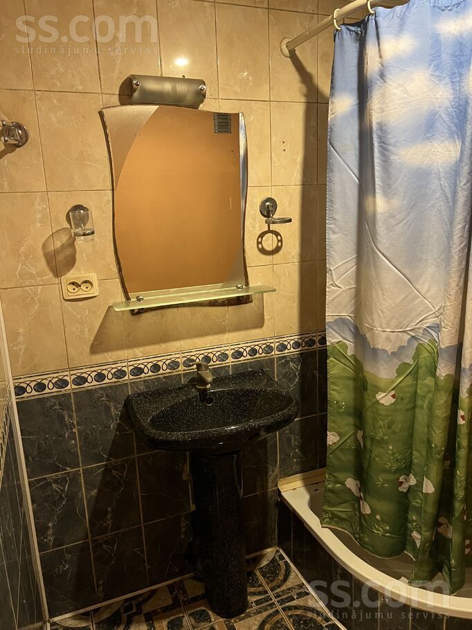 Vidus 5, Carnikava, Rīgas rajons, Carnikavas nov. — maja