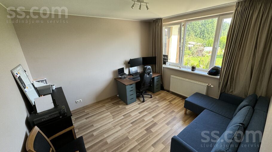 Vīnkalnu iela 37, Mārupe, Rīgas rajons, Mārupes pag. — maja