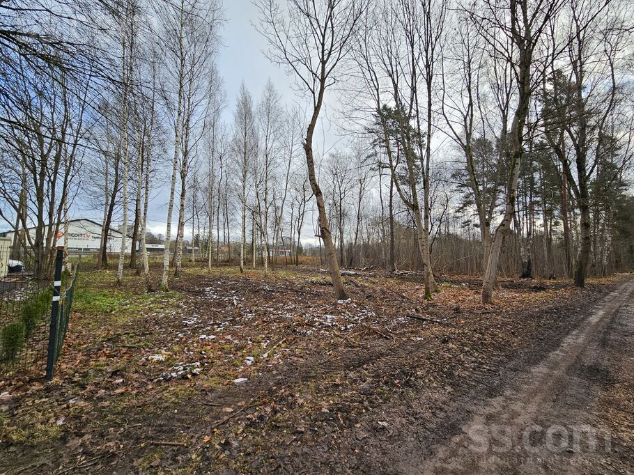 Ulmaņa g. bn, Rīga — zeme