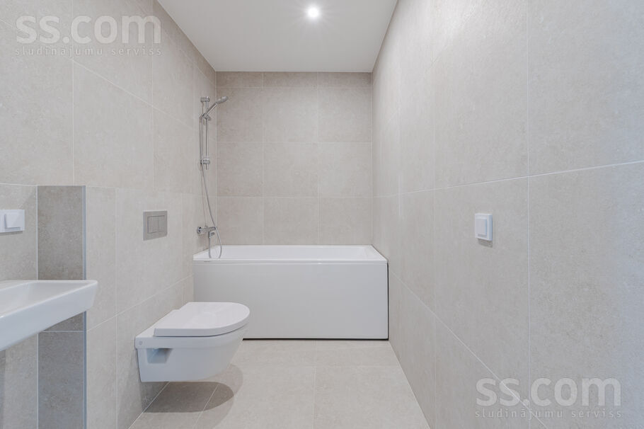 Podnieku iela, Ādaži, Rīgas rajons, Ādažu nov. — maja