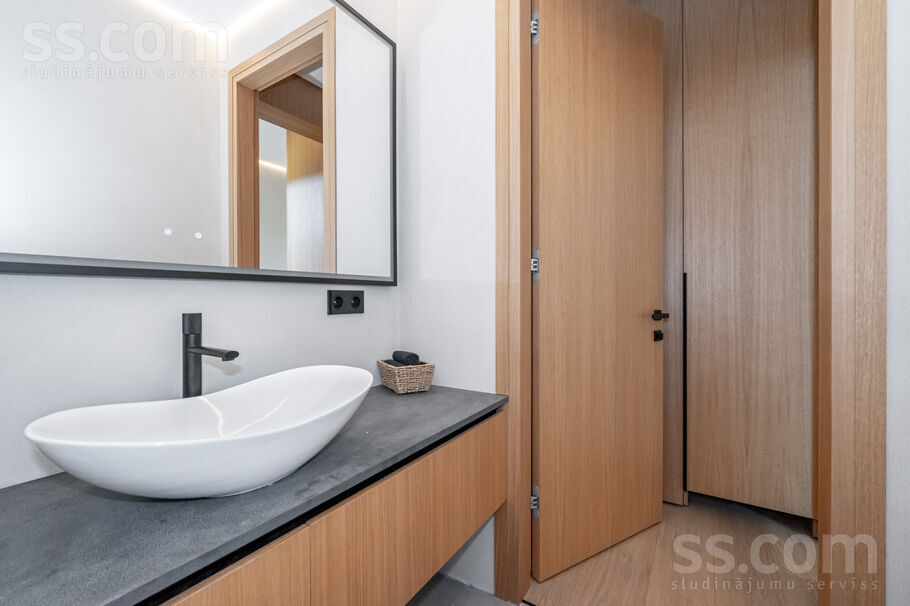 Mežavēju iela 8, Mārupe, Rīgas rajons, Mārupes pag. — maja