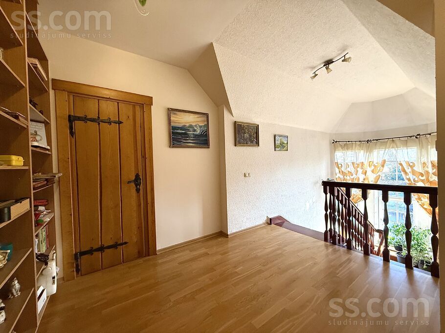 Planīcas 13, Rīga — maja