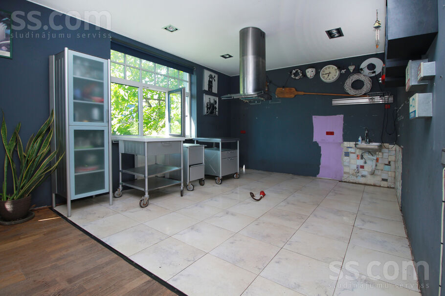 Dārzciema 17, Rīga — maja