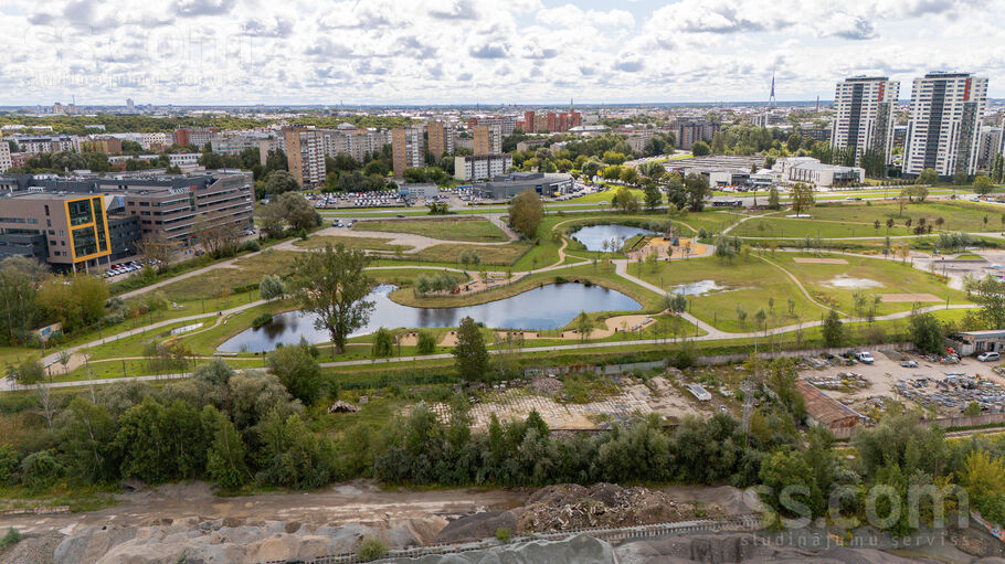 Laktas 40, Rīga — zeme