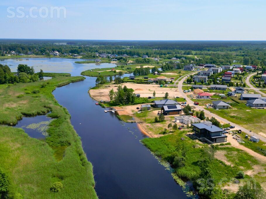 Irbupītes 8, Rīga — zeme