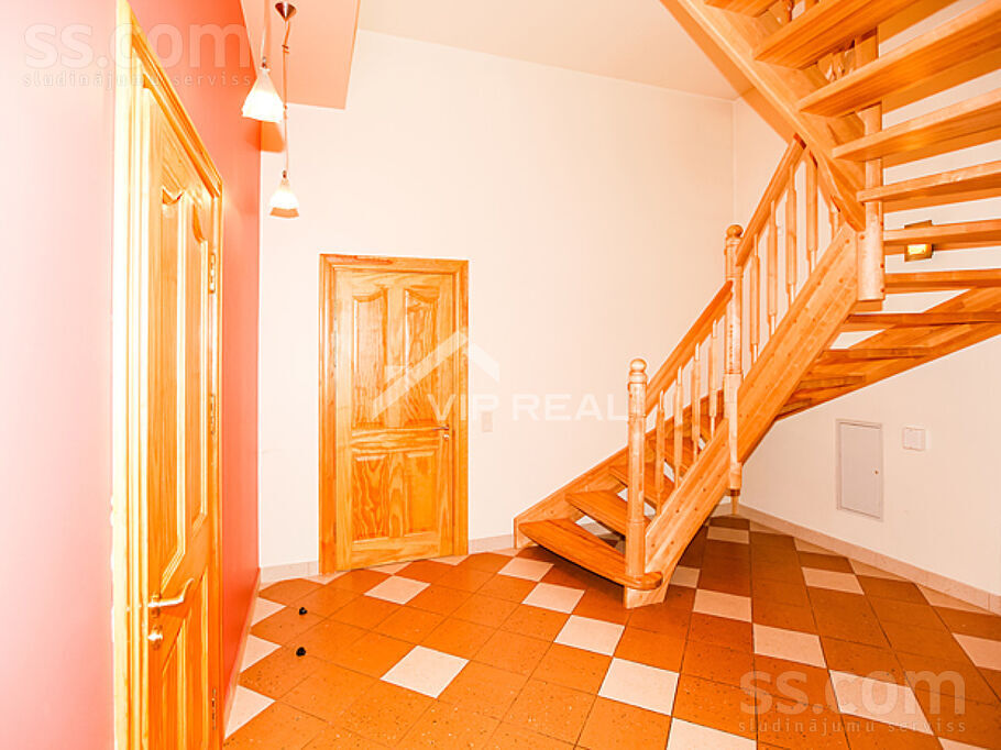 Edinburgas pr. 69, Jūrmala — maja