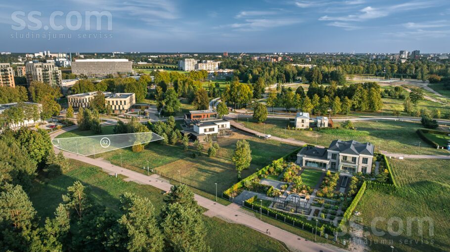 Jaunā Mežaparka 3, Rīga — zeme