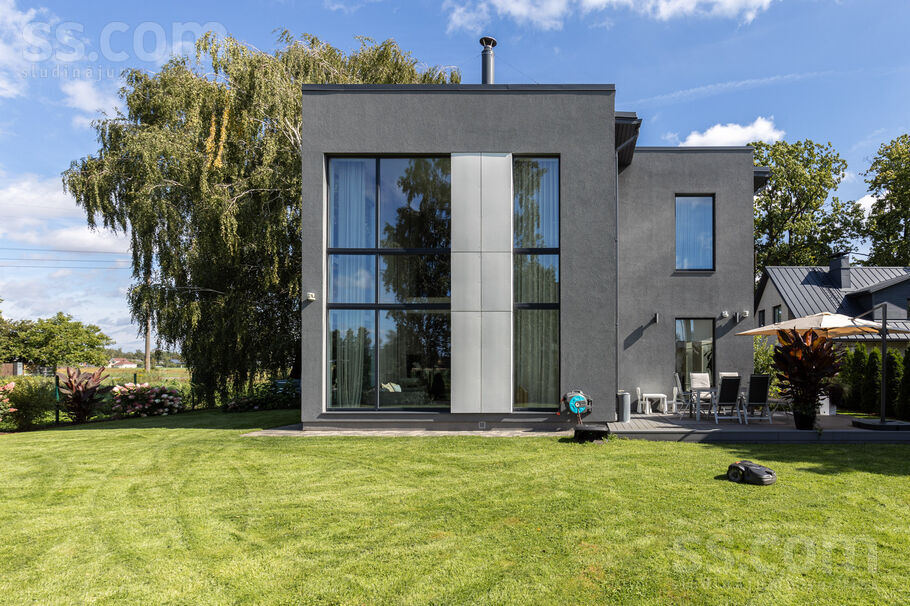 Lielā iela 52, Mārupe, Rīgas rajons, Mārupes pag. — maja