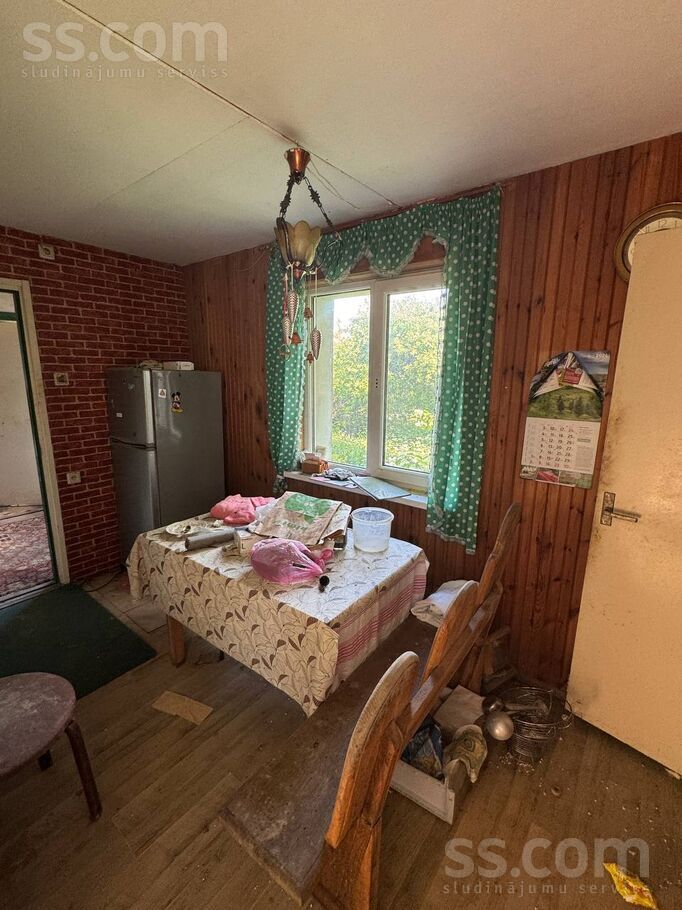 Ābeļziedi, Zūras, Ventspils un raj., Vārves pag. — maja