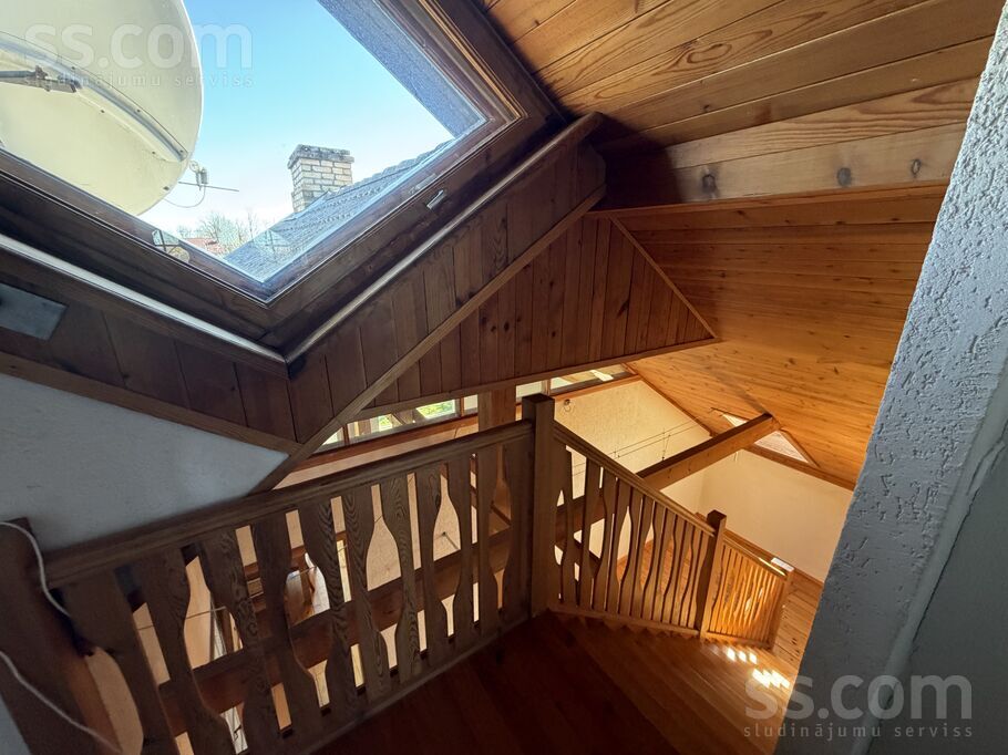 Aspāzijas 9, Rīgas rajons, Sigulda — maja