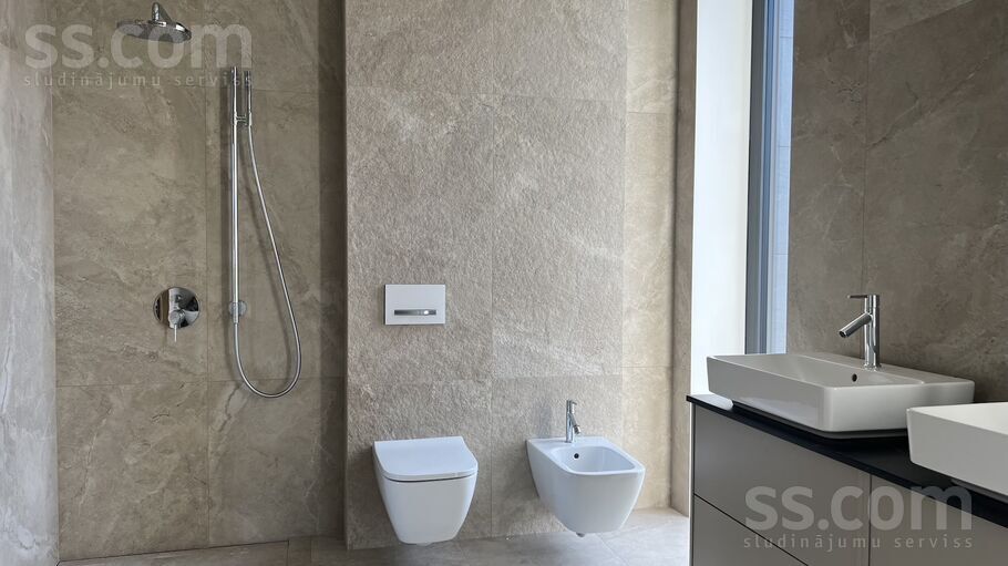 Viktorijas, Dzilnuciems, Rīgas rajons, Babītes pag. — maja