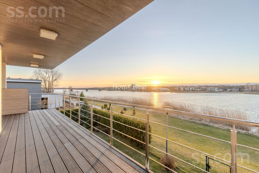 Laipu iela 2, Jūrmala — maja