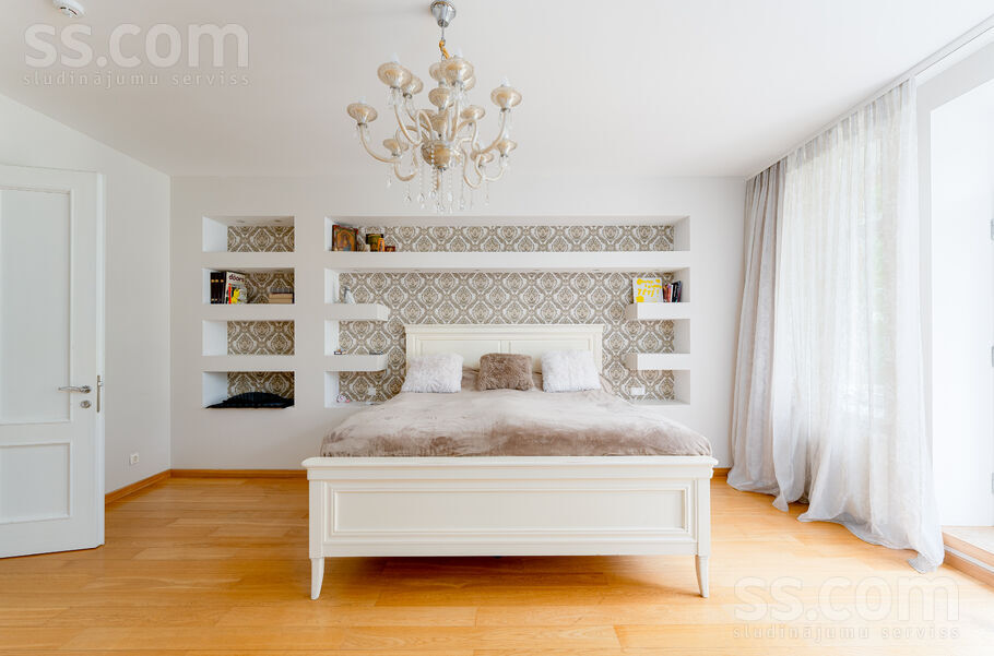 Poruka, Rīga — maja