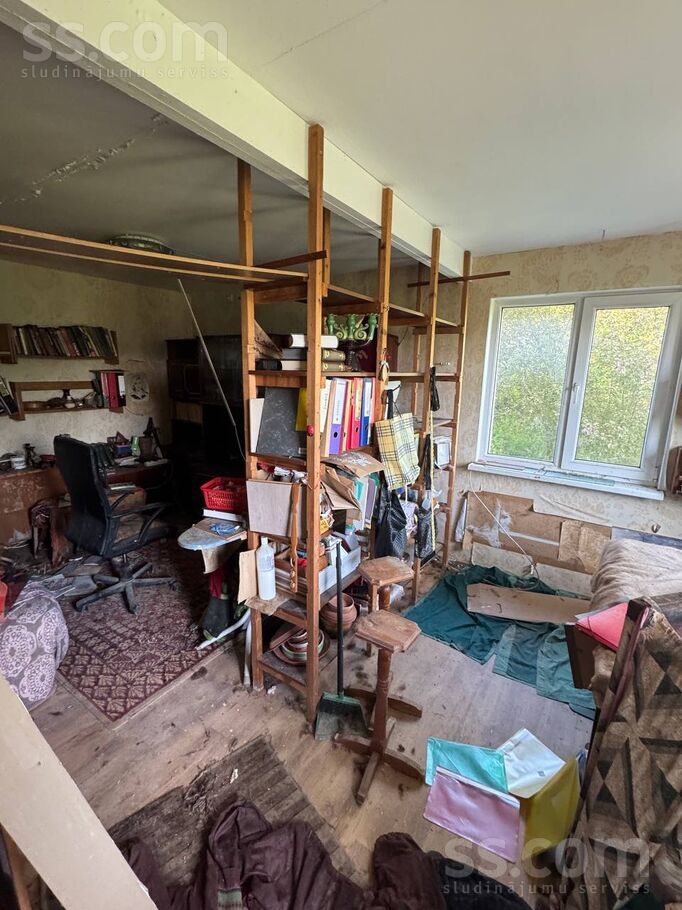 Ābeļziedi, Zūras, Ventspils un raj., Vārves pag. — maja