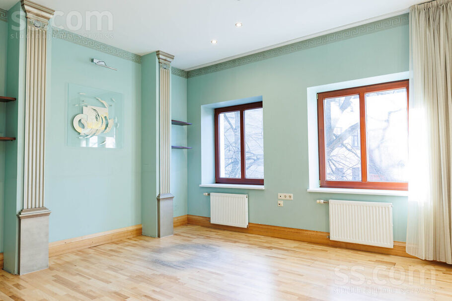 Jauniela 15, Rīga — maja