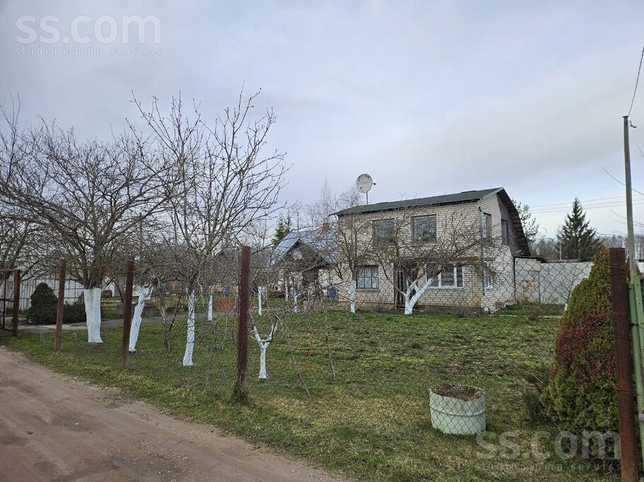 Vasarnicas 352, Vasarnīcas, Daugavpils un raj., Naujenes pag. — maja