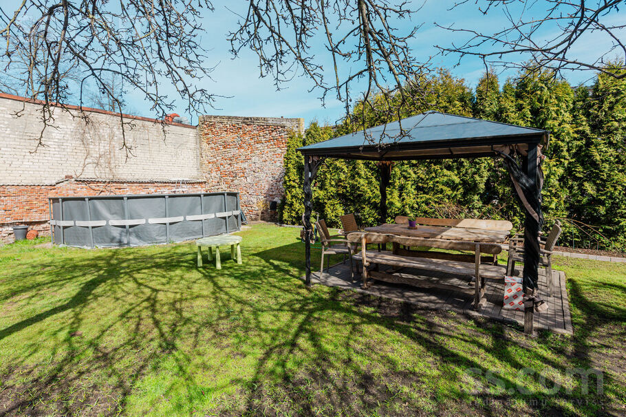 Sparģeļu 45, Rīga — maja