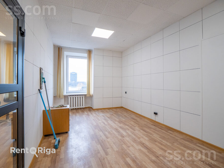 Lastādijas 42, Rīga — maja