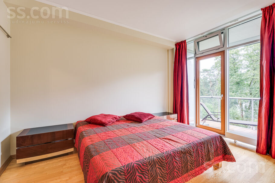 Dzintaru prospekts 13/15, Jūrmala — dzivoklis