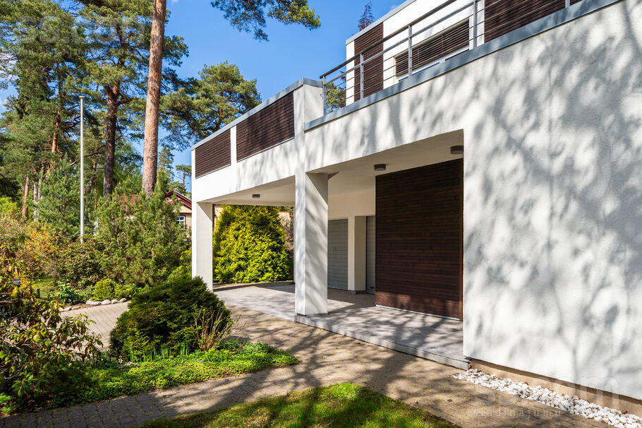 O. Kalpaka prospekts 21, Jūrmala — maja