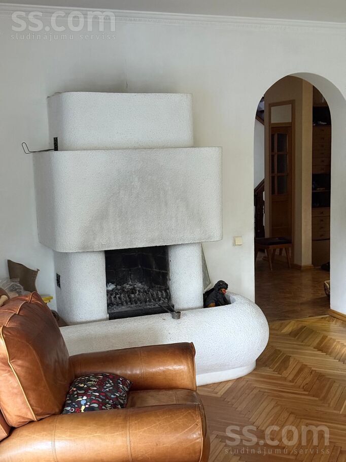 Augstienes, Rīga — maja