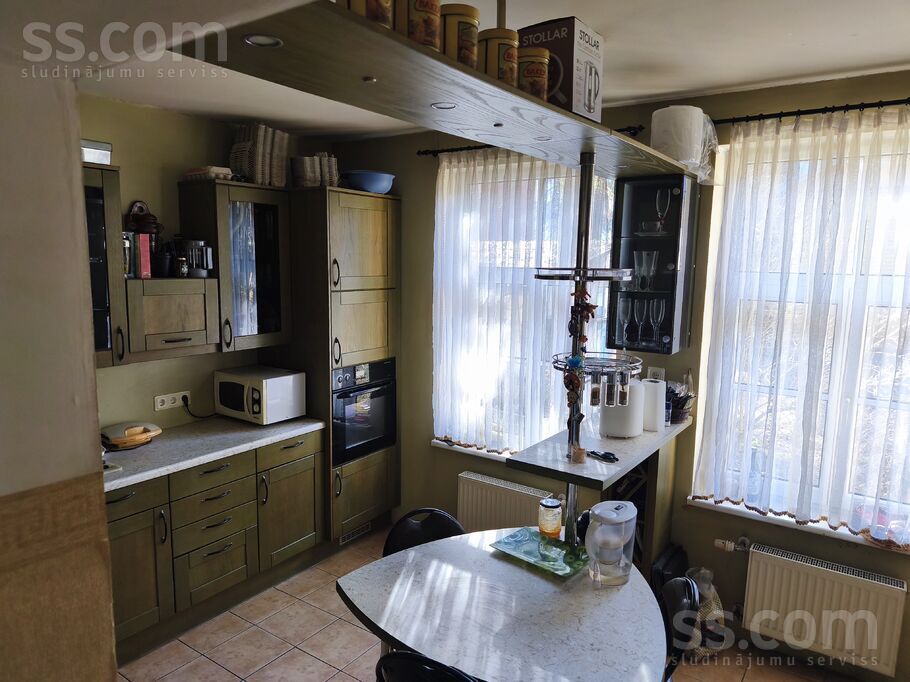 Aizputes iela 16, Jūrmala — maja