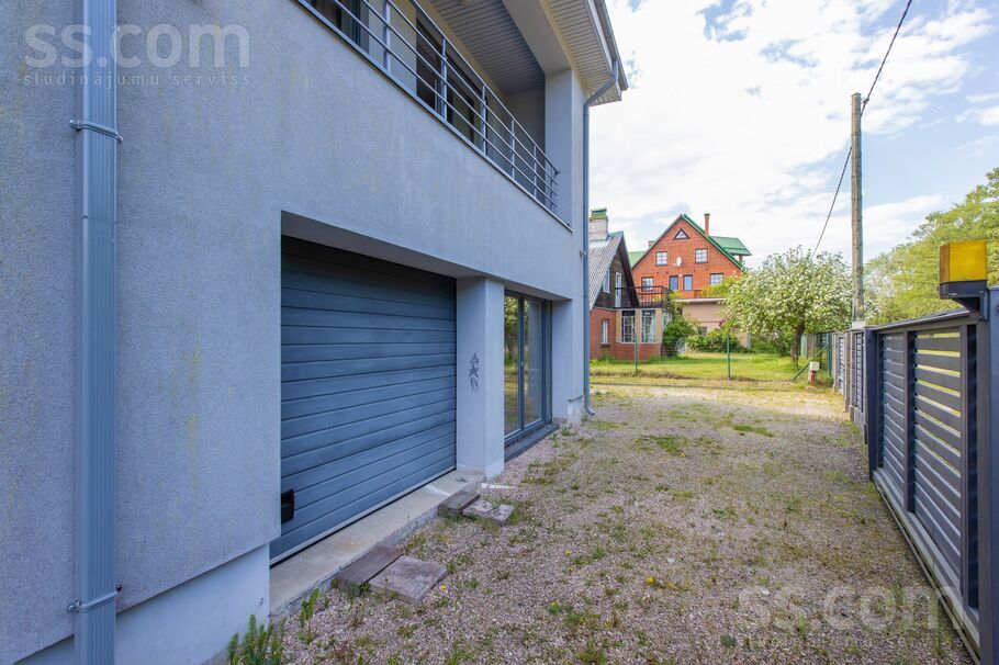 Jūras 10, Ragaciems, Tukums un raj. — maja