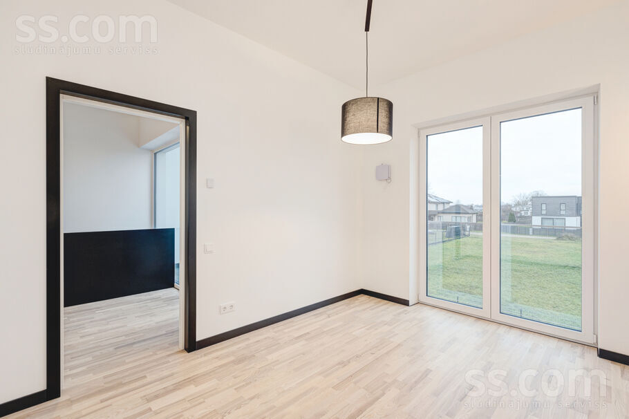 Rītausmas iela 1, Mārupe, Rīgas rajons, Mārupes pag. — maja