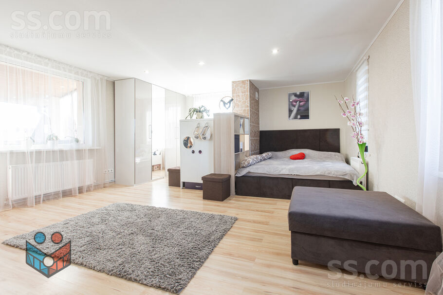 Lefkoju 17, Ziedonis, Rīgas rajons, Ķekavas pag. — maja